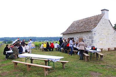 Bourgogne - Déjeuner dans un domaine familial - miniature
